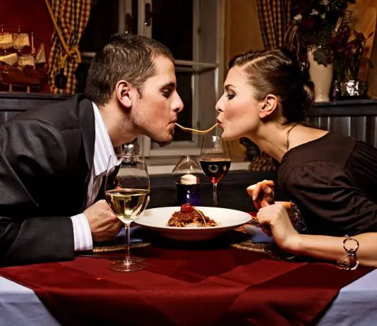 Cena romantica a casa: due per due