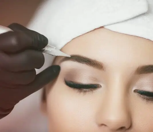 Sopracciglia tatuate: Quanto Durano, Prezzo e Come si Curano Sopracciglia tatuate a pelo