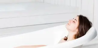 bolle sulla pelle: bolle d'acqua sulla pelle
