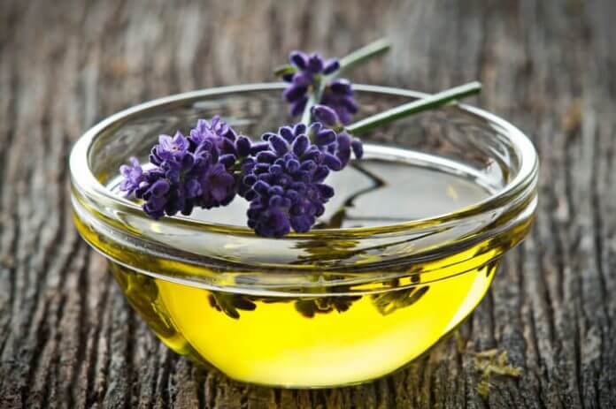 Olio essenziale di lavanda: oli essenziali proprietà