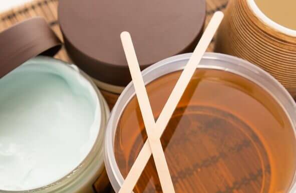 peli sulla pancia: schiarente peli