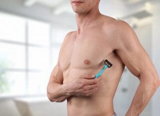 Come togliere i peli incarniti: scrub