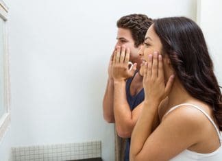 brufoli sul mento cause